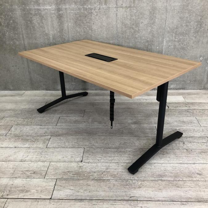 【ABW】【W1500】【ミーティングテーブル】
                        その他シリーズ
                                    中古
            