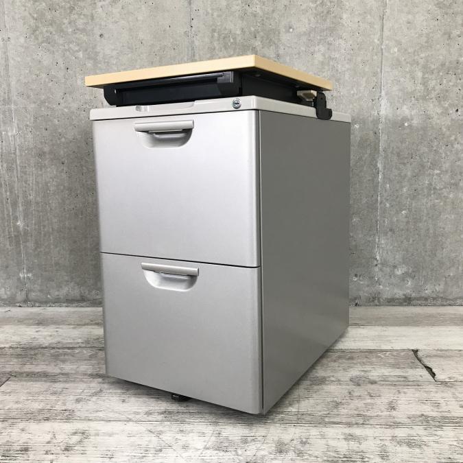 昇降天板付きなのでちょっとした、簡易テーブルとしても使えます！　イトーキ製　フリーアドレスワゴン
                        その他シリーズ
                                    中古
            