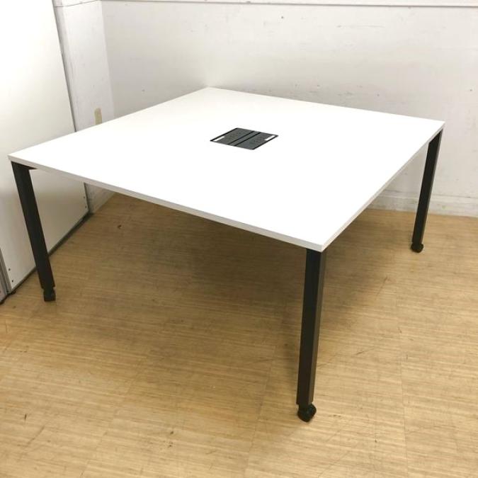最先端のワークスタイル★イトーキ/アクトリンク(ActLink)★キャスター脚　天板ホワイト　W1400×D1400
                        アクトリンク
                                    中古
            