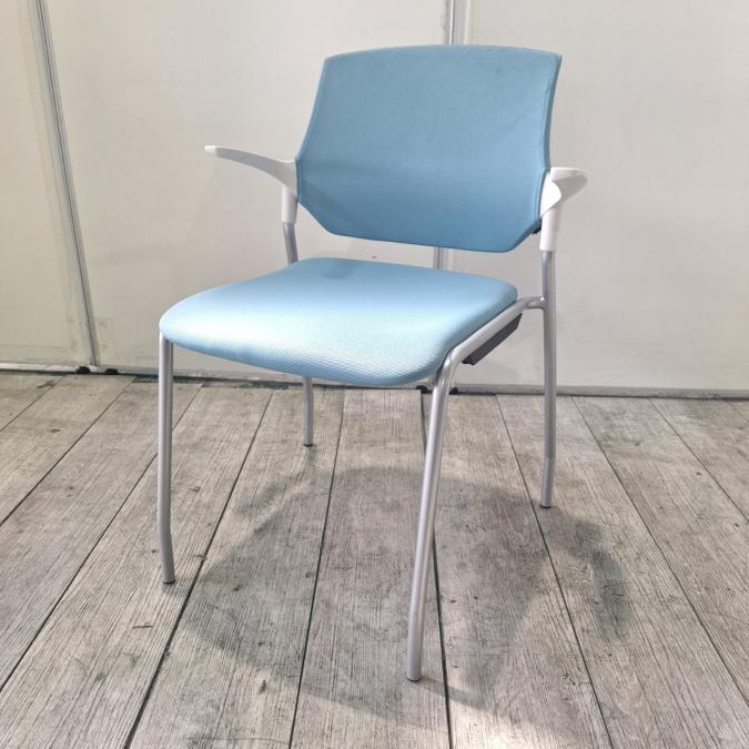 【在庫入替セール】イトーキ｜ステンザチェア(stenza)｜ターコイズブルー/ホワイトシェル｜肘付【重ねて収納/スタッキング機能】
                        ステンザ
                                    中古
            