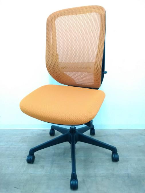 【定価約8万円】【ランバーサポート付ハイバックOAチェア】■オカムラ製　シルフィー　OAチェア　2016年製
                        シルフィー
                                    中古
            