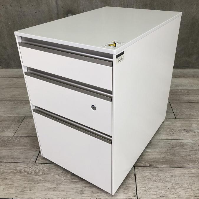 【取っ手が特徴的】ホワイト色　/　3段ワゴン　/　イトーキ製　高さH600mm　書類整理 　
                        インクルード
                                    中古
            