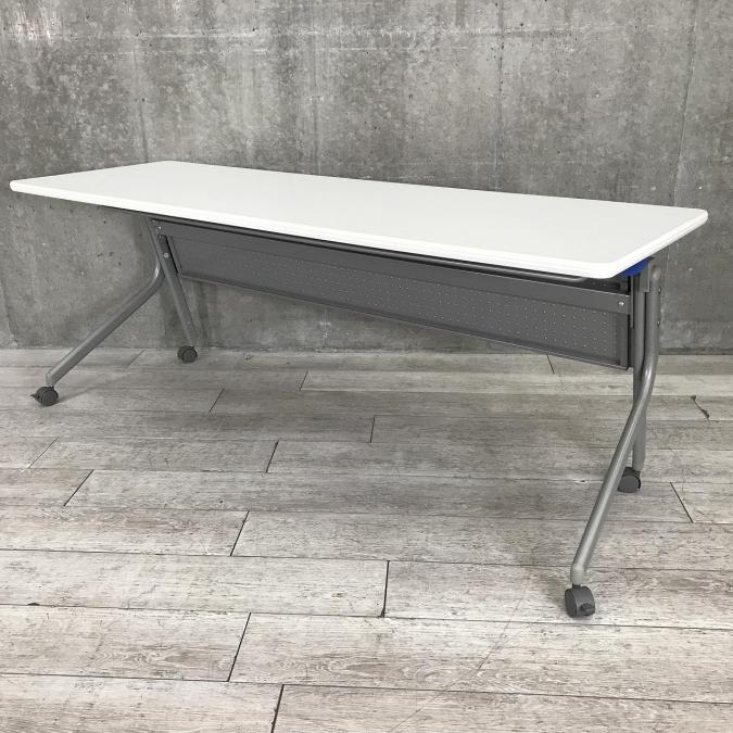 【2~3名様で使えるスタックテーブル入荷！キャスター付きで移動も楽々！】■UCHIDA（内田洋行）製　SP型　サイドスタックテーブル　■幅1800×奥行600　■幕板付き　■ホワイト　
                        SP型
                                    中古
            