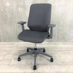 【南】新品定価約12万円が今なら約6万円でご紹介可能！一人ひとりの身体に寄り添う、至高のフィット感。　　■商品名：オカムラ／シルフィー　　事務チェア　オフィスチェア　九州　