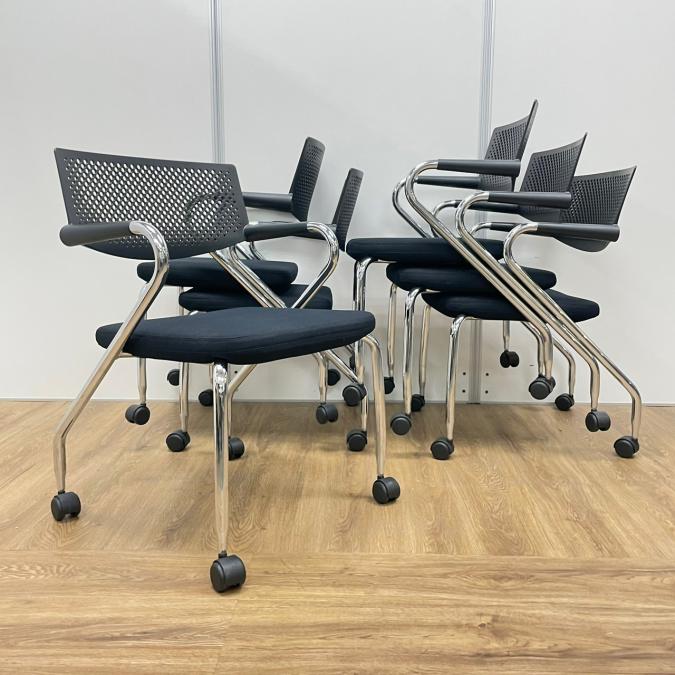 【在庫入替セール】【6脚セット】ヴィトラ製　ビザロールシリーズ　ブラック　座り心地の良さが人気！！　高級感あるデザインのスタッキングチェア！！
                        ビザロール
                                    中古
            