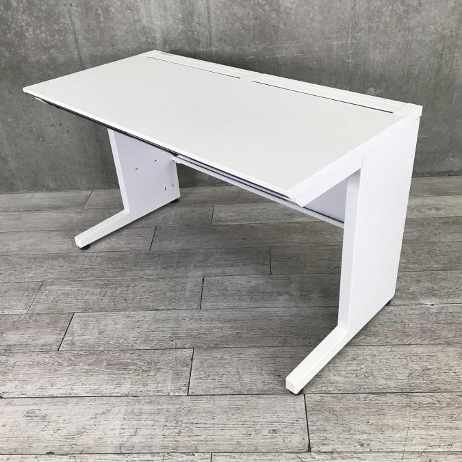 【在庫入替えセールのため30％OFF！】【オフィスにゆとりが出来る奥行600㎜】■コクヨ（KOKUYO）製　is（アイエス）シリーズ　平机　■横幅1200㎜×奥行き600㎜　■片側引き出し無し　■ホワイト【人気のホワイト色の平デスク】
                        iSシリーズ
                                    中古
            