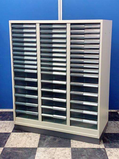 【トレーの状態良好！】人気過ぎて直ぐに売切れるクリスタルトレー書庫入荷！
                        ビジネスウォールNタイプ
                                    中古
            