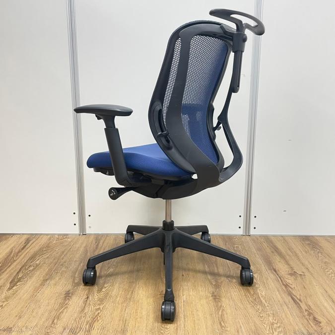 aw　オカムラ　シルフィーチェア　ローバック　固定肘　前傾機能　メッシュ　中古品 中古】シルフィーメッシュ オカムラ/okamura 肘付ローバック