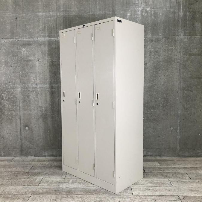 【幅広く使える3人用更衣ロッカー！】■ウチダ　システム　3人用ロッカー　■シリンダー錠　■グレー【弊社使用欄：A00917708】
                        システム
                                    中古
            