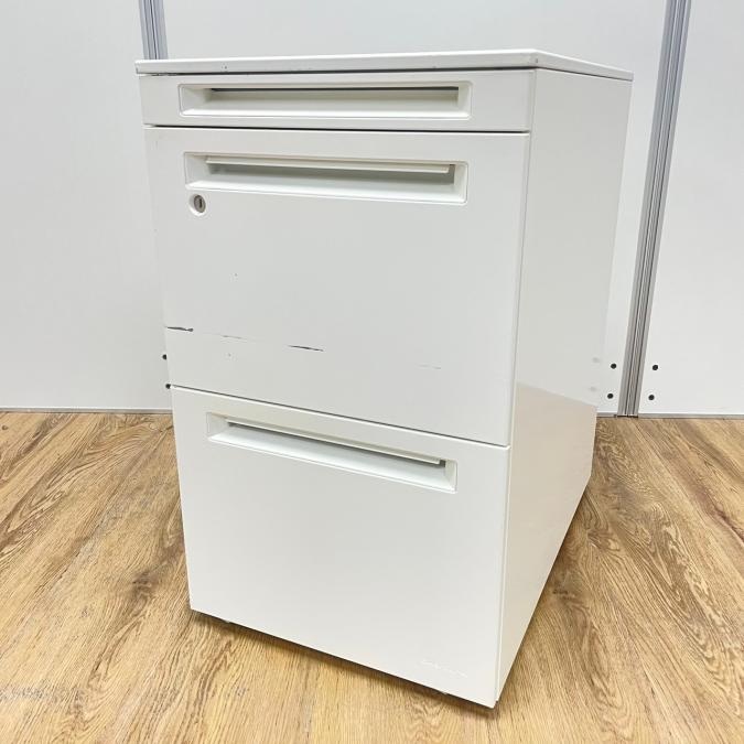 【商品入替のため】オカムラ製　アドバンスシリーズ　ホワイトカラー　目立つキズあり　3段ワゴン！！
                        アドバンス
                                    中古
            