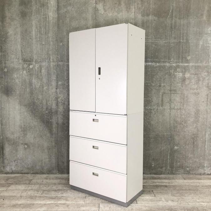 【これ1台で書類整理の問題が解決！上下で6段分の大容量収納！】【人気商品の上下書庫セット】■イトーキ（ITOKI）シンライン　書庫セット（両開き+3段ラテラル）　■グレー【弊社使用欄：A00918637】
                        シンライン
                                    中古
            