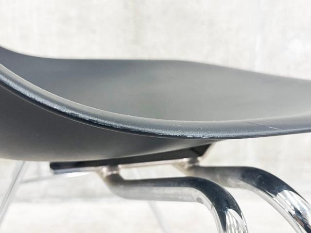 中古】 vitra/ヴィトラ スタッキングチェア 435636 - 中古オフィス家具