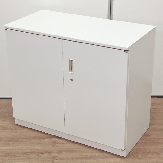 【2台入荷】窓際設置にもってこい！コンパクトサイズの観音開き書庫！！天板付き
                        シンライン
                                    中古
            