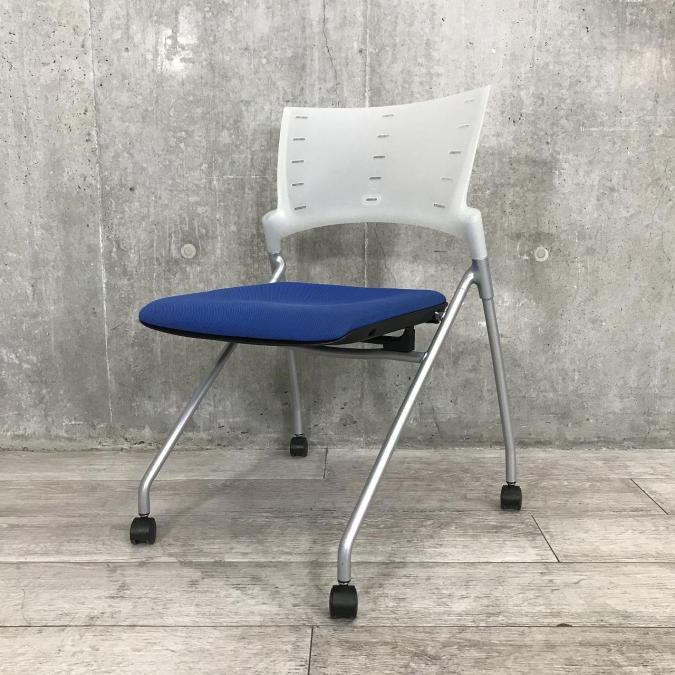 【シンプルなデザインの良質な会議用チェア！】【爽やかなホワイト×ブルー】■イトーキ（ITOKI）製　マノス　ミーティングチェア　ネスティングチェア　■ストロングブルー【弊社使用欄：A00918412,A00918412】
                        マノスチェア
                                    中古
            