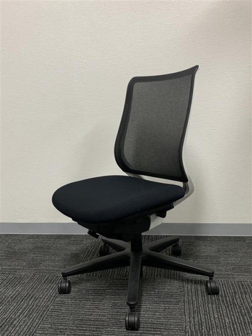 【フィット感のあるメッシュチェアー！】■コクヨ製　ミトラチェア　ブラック　■快適な座り心地を実現！
                        ミトラシリーズ
                                    中古
            