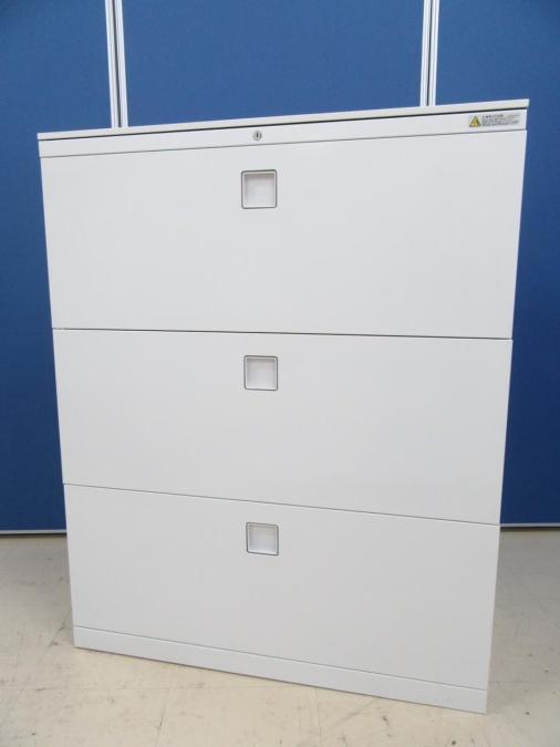 【ファイル収納に便利です！】■オカムラ製　3段ラテラル書庫　天板付　レクトラインシリーズ　ホワイト　■高品質で使いやすい人気シリーズ！　A00926229
                        レクトライン
                                    中古
            