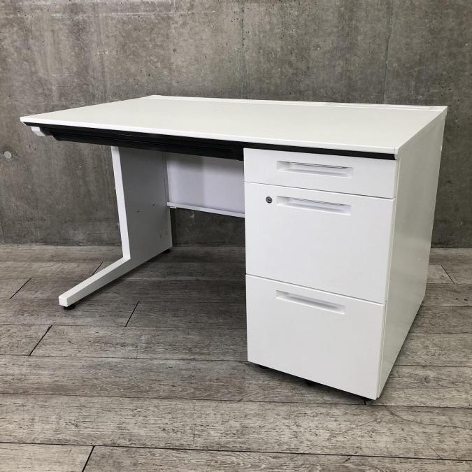 広々使えて快適！　■コクヨ製　片袖デスク　W1200mm　清潔感溢れるホワイト
                        iSシリーズ
                                    中古
            