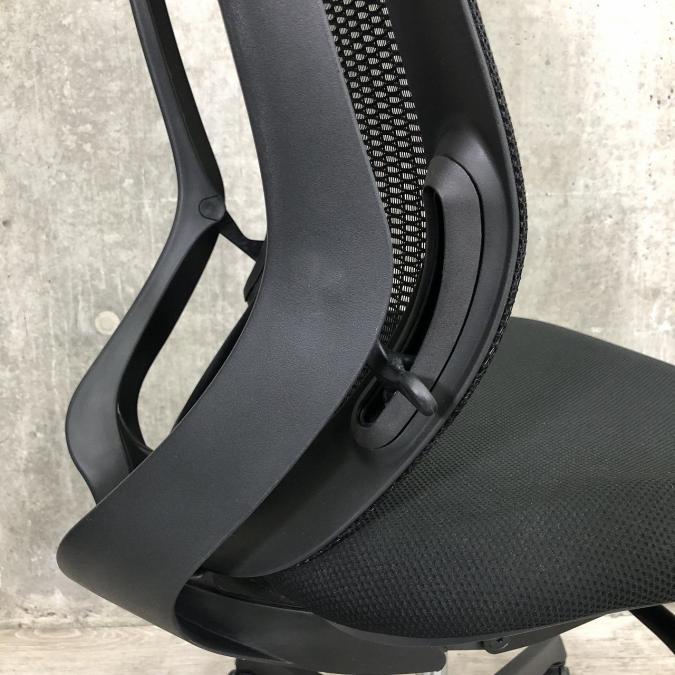 中古　okamura製　シルフィ　メッシュチェア　ハンガー付き　C635XR 2324 K274　松戸店舗 中古】シルフィーメッシュ C635XR-FMP1 オカムラ/okamura 肘無