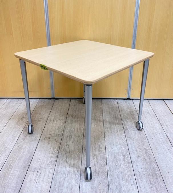 【人気シリーズ】使い勝手のいいミーティングテーブルが入荷いたしました！　コクヨ　FitMe　ナチュラル　人気　キャスター付き
                        フィットミー
                                    中古
            