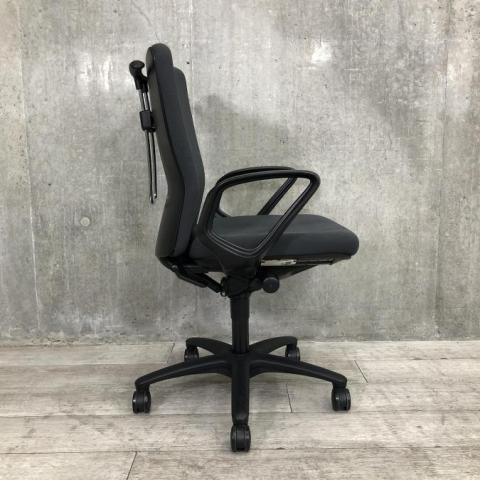 中古】カロッツァチェア CZ35ZR-0025 オカムラ/okamura 肘付ハイバック