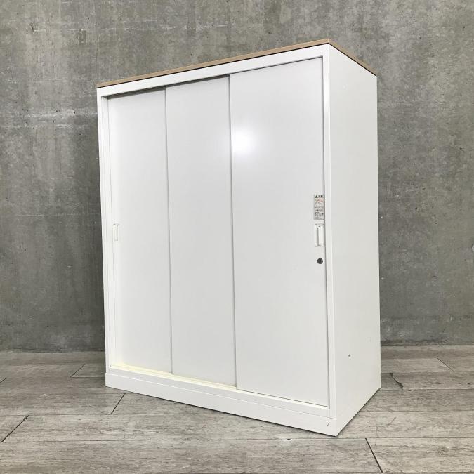 【定価約10万円】【ホワイトカラー３枚引き違い書庫の入荷です】■オカムラ製　レクトライン　引き違い書庫
                        レクトライン
                                    中古
            