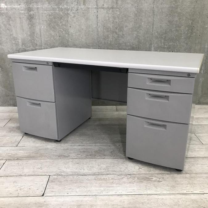 【3台入荷】【状態用考慮】役職者様おススメ！定番両袖机With左右6段段引出しタイプ※大人気幅1400㎜◆イトーキ製
                        CZデスク
                                    中古
            