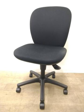 【定価約5万円】【人気のブラックカラーローバックチェアの入荷です】■イトーキ製　リエット　OAチェア