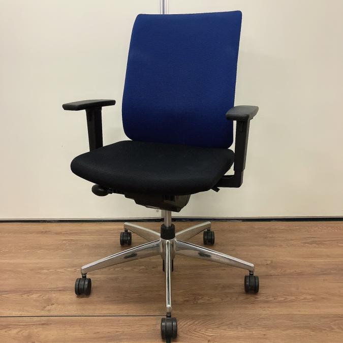 【在庫入替セール】OAチェア　可動肘　ブルー　コクヨ　ウィザード　買い増し　起業　拠点開設　増員
                        ウィザードチェア
                                    中古
            