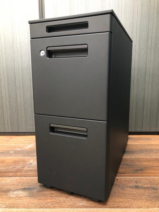 【希少なスリムタイプ！】【A4が2段分収納可能！】■コクヨ■GT■3段タイプ■ブラック
                        GTワゴン
                                    中古
            