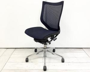 【在庫入替】【8脚限定！！】■オカムラ/バロンチェア/メッシュ/ネイビーブルー　座面：メッシュ　肘無しローバックチェア　ポリッシュ脚