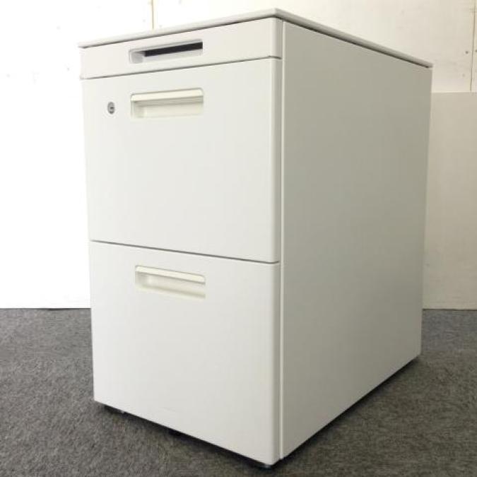 【12台入荷】コクヨ製ホワイトのワゴンが入りました！フリアド用ワゴンいかがでしょうか！　ワゴン　GT　ホワイト　人気
                        GTワゴン
                                    中古
            