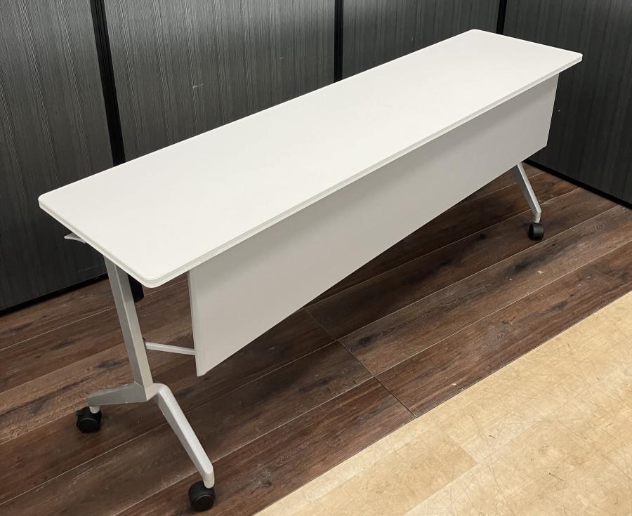 【６台入荷品】コクヨ製　KTシリーズ　W1800　D450　ホワイト天板　幕板付き　サイドスタックテーブル！！438319
                        その他シリーズ
                                    中古
            