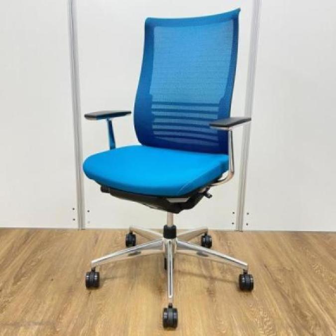 ■【在庫入替セール】【大人気シリーズ!!!】【クールなデザインとカラーがオフィス空間を明るく致します】【プルシアンブルーカラーでオフィス空間を色鮮やかにしませんか!?!?】【デザイン・機能共に優れたオフィスチェア】【クールなデザインがオフィス空間を明るく致します!!!】【ロット商品】
：コクヨ製/ベゼル/肘付きハイバックチェア/背面メッシュ　　■：プルシアンブルー　　【弊社使用欄：A00904963】
                        ベゼル アルミポリッシュ
                                    中古
            