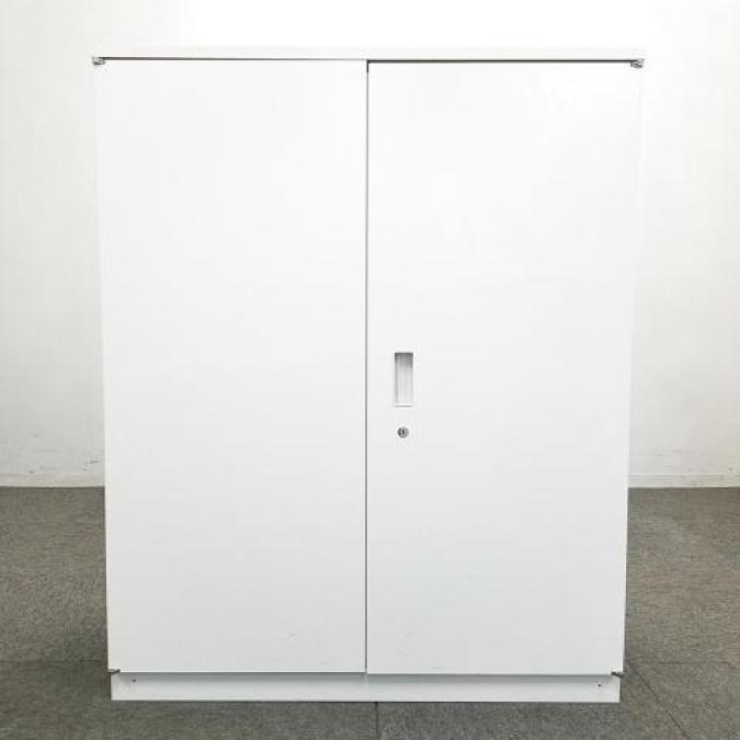【オフィスの収納の定番商品！】■イトーキ製　両開き書庫　天板付き　ホワイト　■メイドインジャパンの高品質！
                        シンライン
                                    中古
            