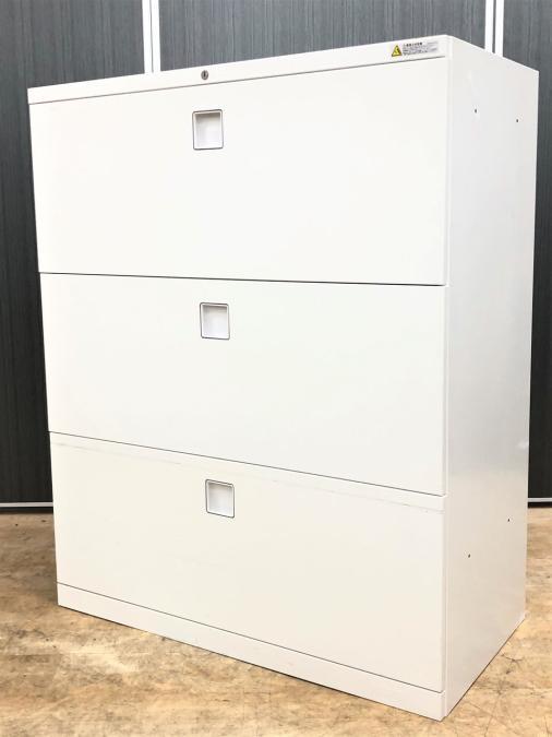 国内メーカー　オカムラ　定番キャビネット　レクトライン　ラテラル3段　ホワイト　鍵付き
                        レクトライン
                                    中古
            