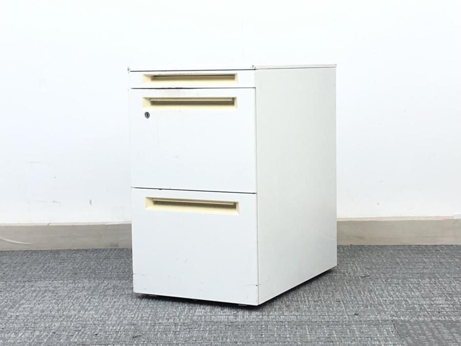 【在庫入替セール品】【若干日焼けアリ】オカムラ　アドバンス　ホワイト　A4サイズ2段収納可　 ロット　人気　国内メーカー
                        アドバンス
                                    中古
            