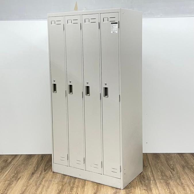 コクヨ製　定番のLKシリーズ　ニューグレー　急な増員用にもオススメ　4人用ロッカー！！
                        LKロッカー
                                    中古
            