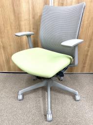 【網目の背面が特徴的】■オカムラ（okamura)/ヴィスコンテ　グリーン×グレー　※福岡南店撮影商品