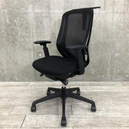 【3脚入荷】ワンランクUPのオフィス大人気高機能チェア⇒シルフィ（Sylphy）オールブラックカラー※前傾機能＆可動肘かけ仕様◆オカムラ製