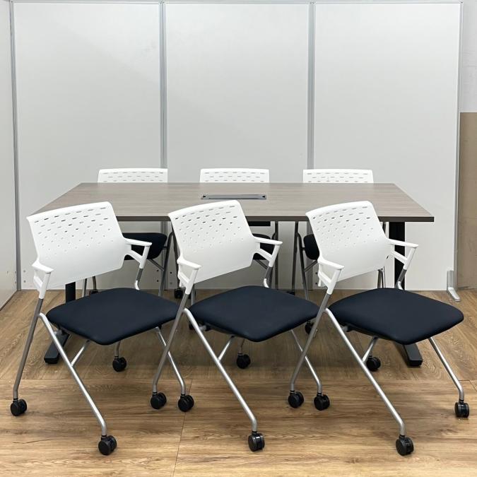 【テーブル、チェアセット！！】コクヨ製　ビエナシリーズ　ブラウンカラー　W1800サイズ　ミーティングテーブル、ピエガシリーズ　ブラックカラー　ネスティングチェア！！
                        ビエナ
                                    中古
            