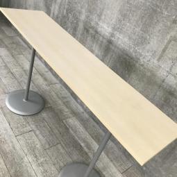 【1台限定】【在庫入替特価】オカムラ製のハイテーブルを1台限定で入荷いたしました！　新大阪店