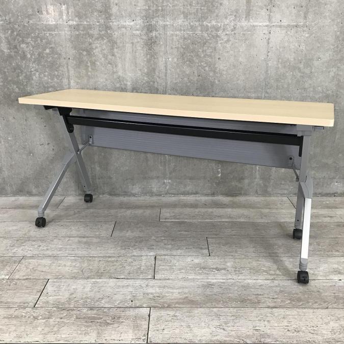 【会議やセミナー・休憩室へおすすめ！】オカムラ（okamura）フラプターシリーズ　スタックテーブル　幅1500㎜　■色：ナチュラル　幕板付き【RP】
                        フラプター
                                    中古
            