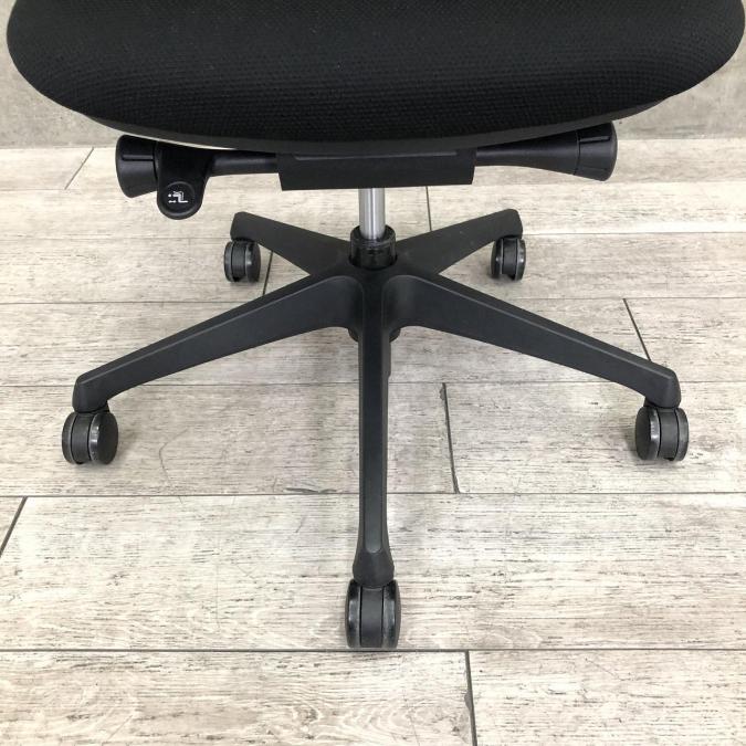 中古】シルフィー C686XR FMP1 オカムラ/okamura 肘付ハイバック