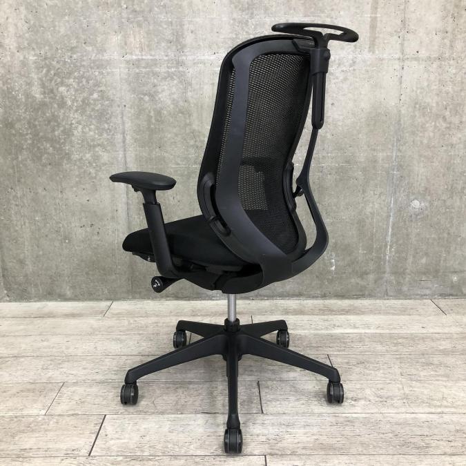 bn　オカムラ　シルフィーチェア　前傾機能　ハイバック　メッシュタイプ　中古 中古】シルフィーメッシュ オカムラ/okamura 肘付ハイバック