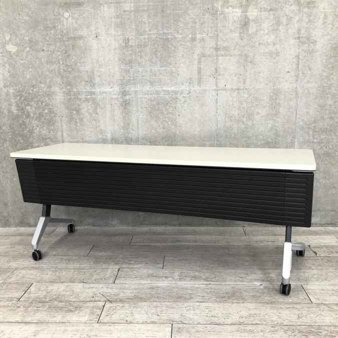 【フレキシブルに活躍します！】■コクヨ製　サイドスタックテーブル　W1800×D600mm　■足元を隠せる幕板パネル付！　人気の平行スタックテーブル！
                        その他シリーズ
                                    中古
            