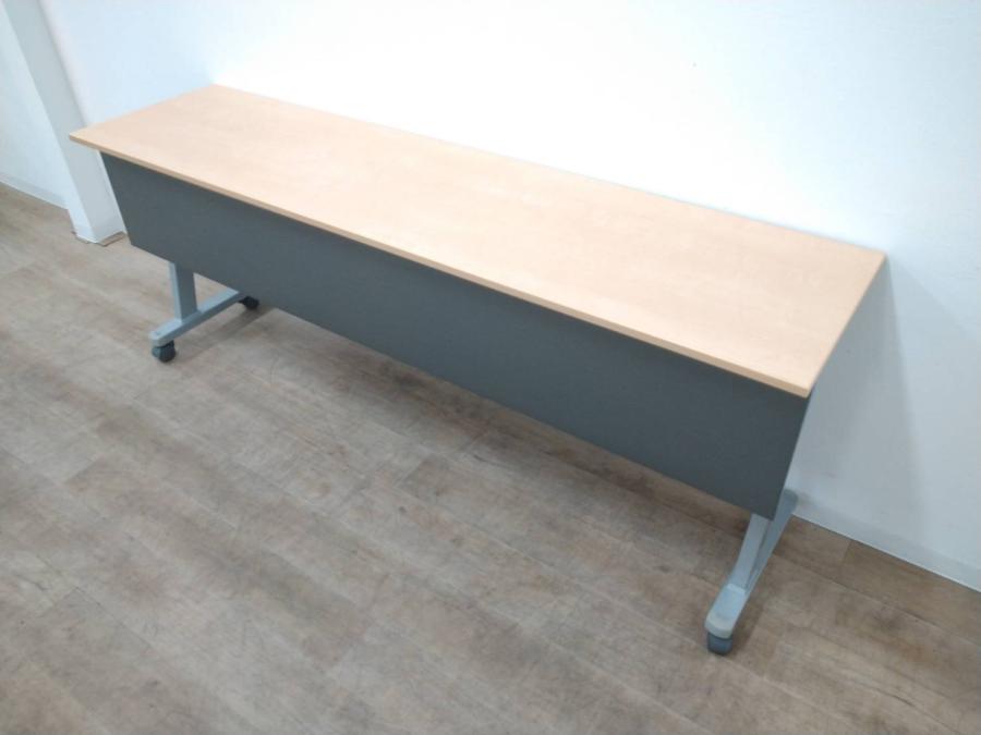 【定価約7万円】【横幅1800ｍｍサイズのスタックテーブルの入荷です】■内田洋行製　ＳＮ型　スタックテーブル
                        その他シリーズ
                                    中古
            