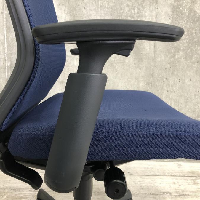 中古】エスクード C497ZR-FHB4 オカムラ/okamura 肘付ハイバック