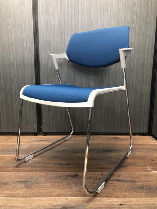 【限定4脚】　■コクヨ　サティオ　ブルー　肘付き　キャスター無し
                        サティオ
                                    中古
            