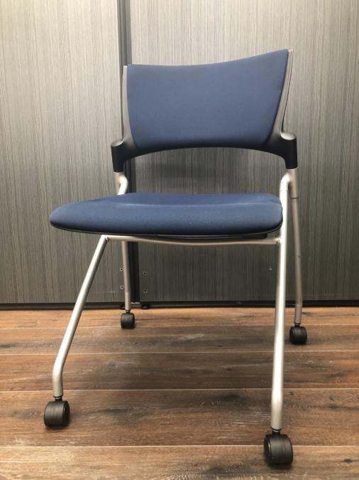 【在庫入替SALE品】【並行スタックで収納らくらく】イトーキ製　ネスティングチェア【マノス】
                        マノスチェア
                                    中古
            