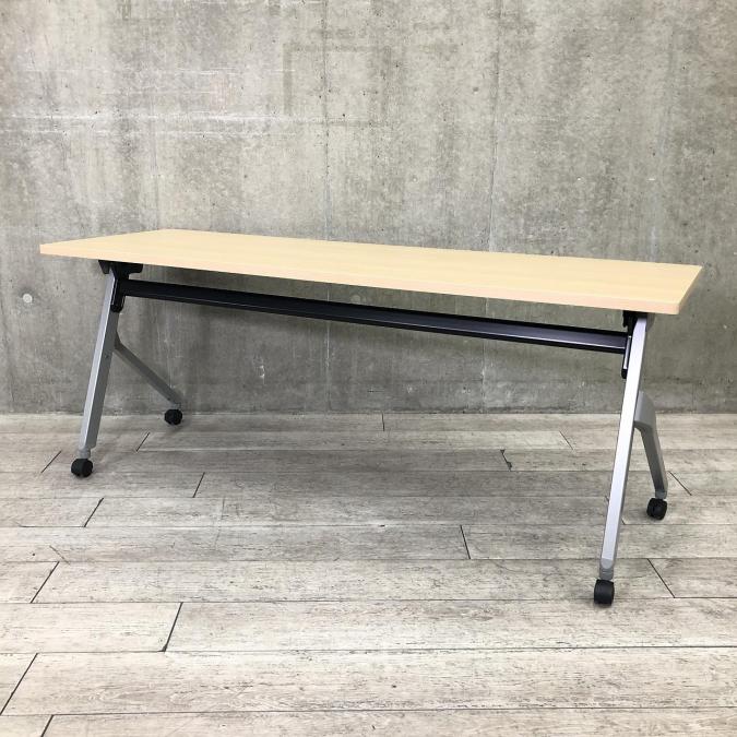 【今人気の木目カラー入荷！】■オカムラ製　サイドスタックテーブル　W1800×D600mm　■平行ネスティングで効率よく収納できます！★【440742】
                        フラプター
                                    中古
            